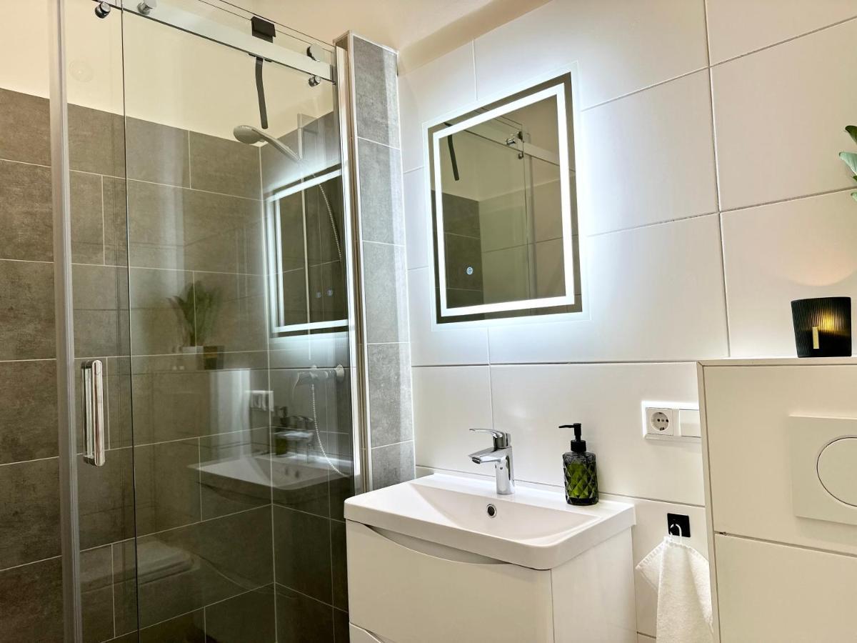 Mystay: Zentral I Design I Prime I Gaeste Wc Apartment Heidelberg