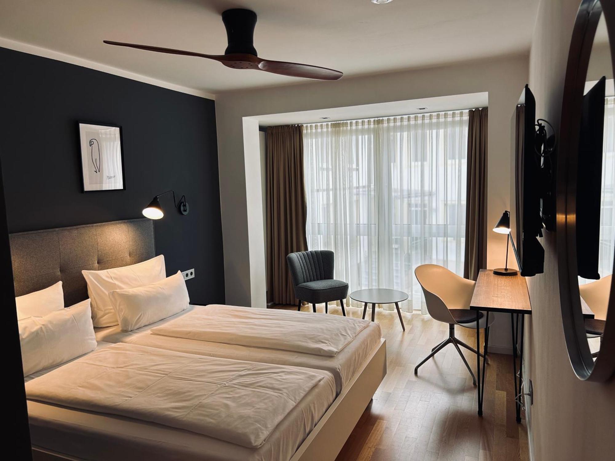 Dk Hotel