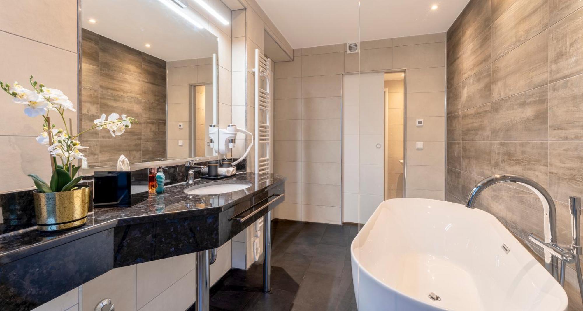Hotel Plaza Premium 4*