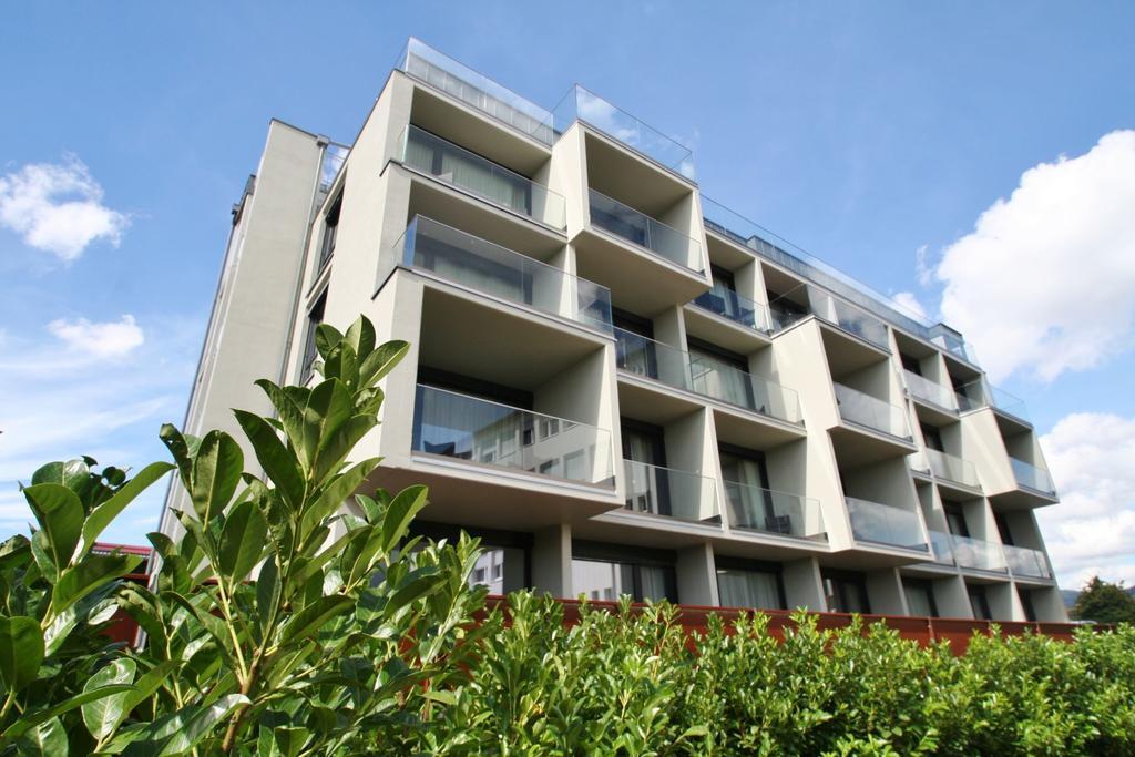 Suytes Aparthotel 4*