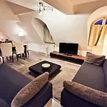 Cf26 75M2 Central Quiet Duplex Apartment