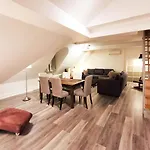 Cf26 75M2 Central Quiet Duplex Apartment