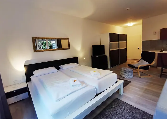Cf13 30M2 Central With Terrace Ac And Netflix