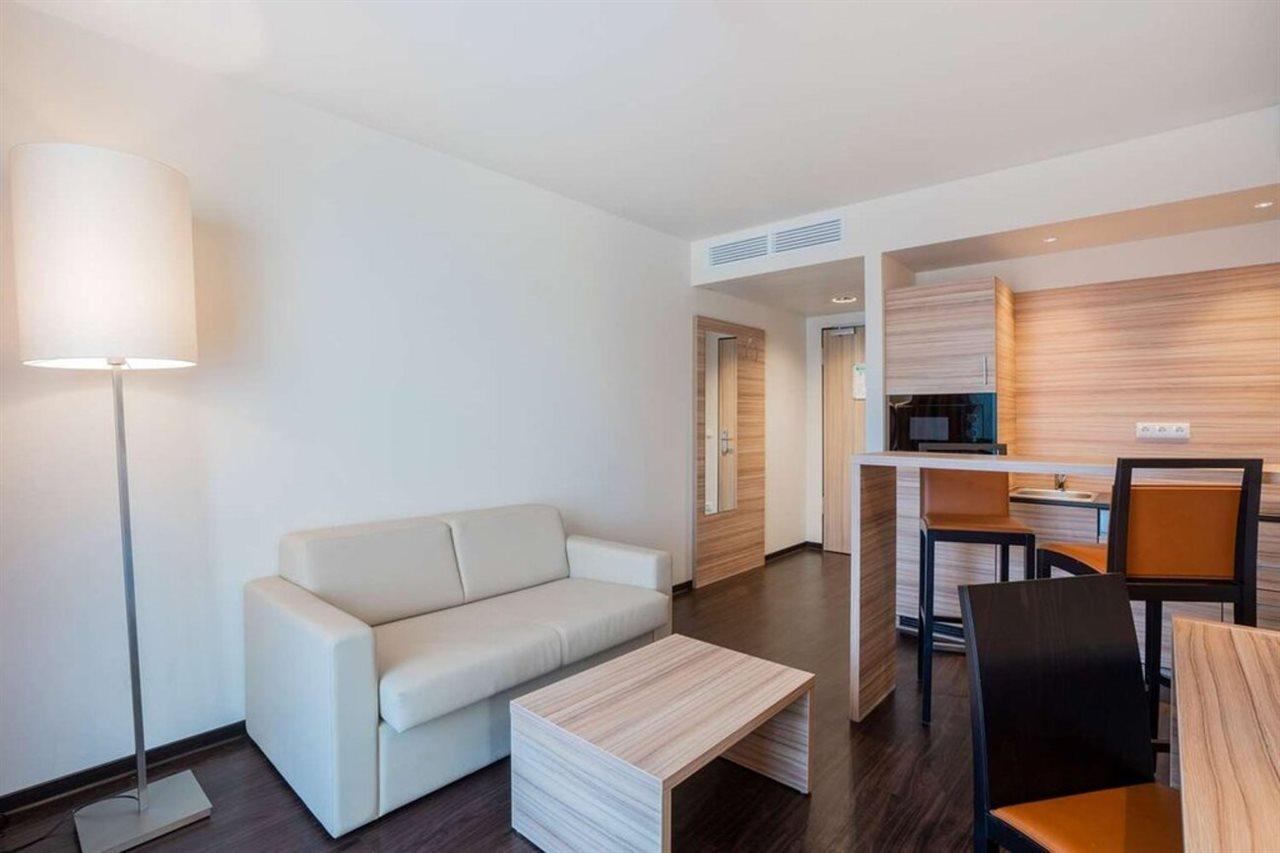 Aparthotel Staycity 4*