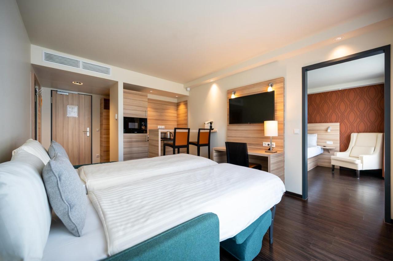 Aparthotel Staycity 4*