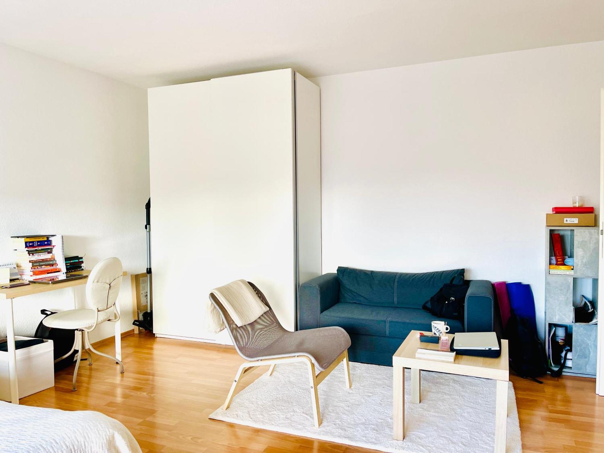 Schoene Mit Balkon In *