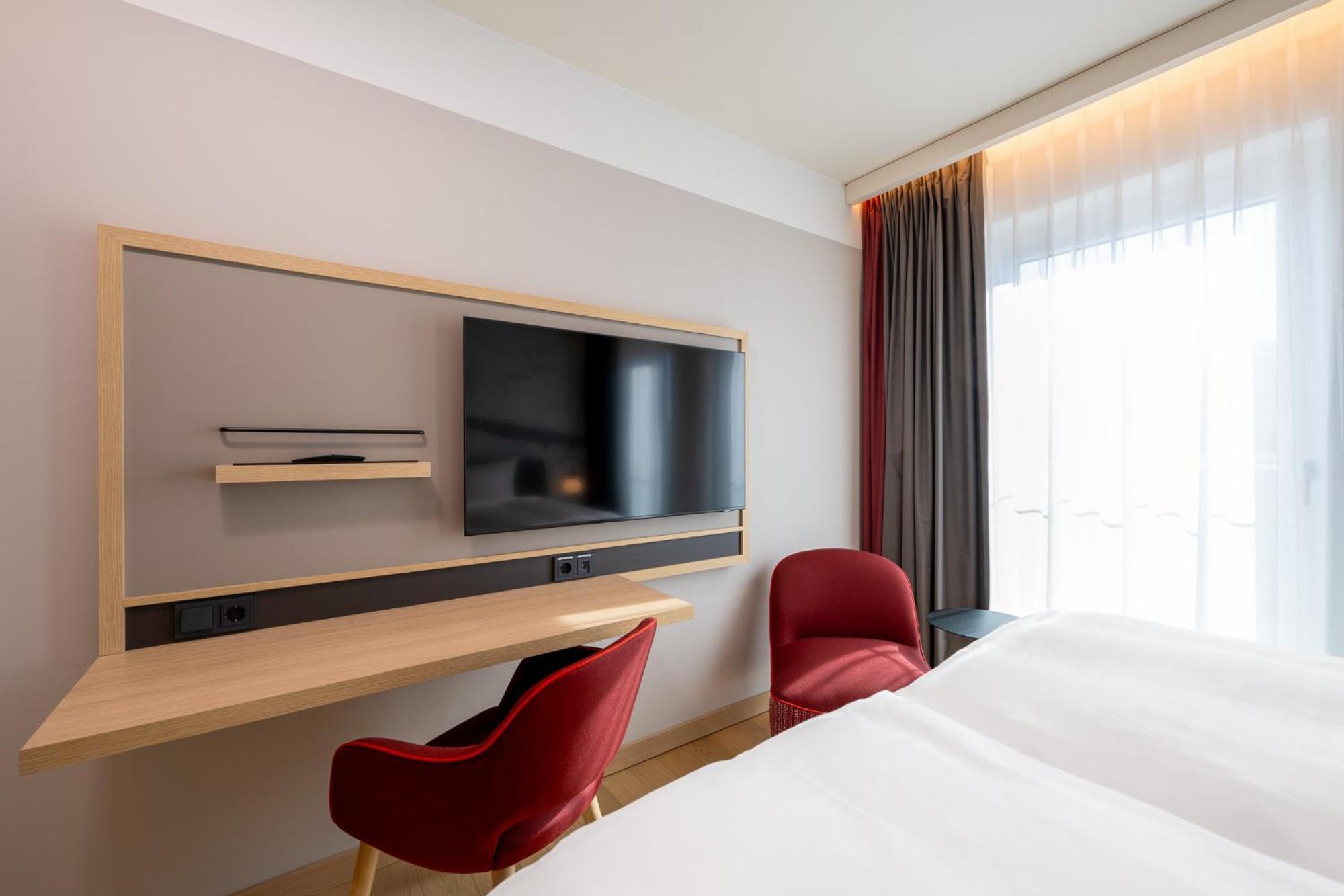 Hotel Intercityhotel 4*
