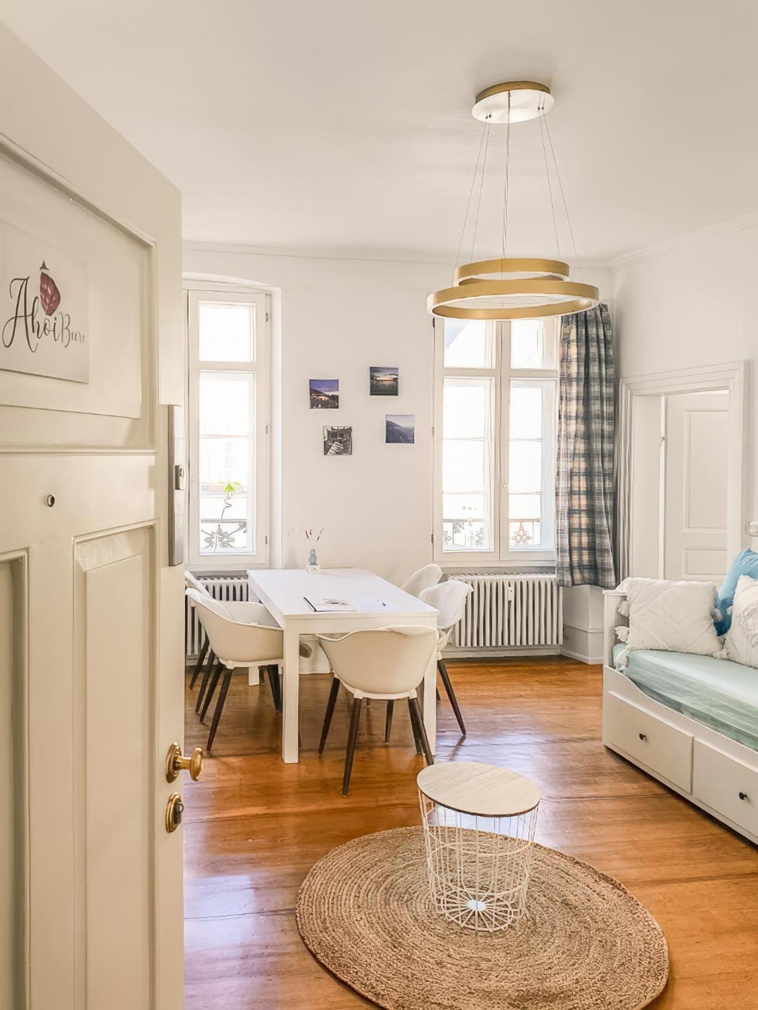 Apartment Charmante Altbauwohnung Im Herzen Der Altstadt *