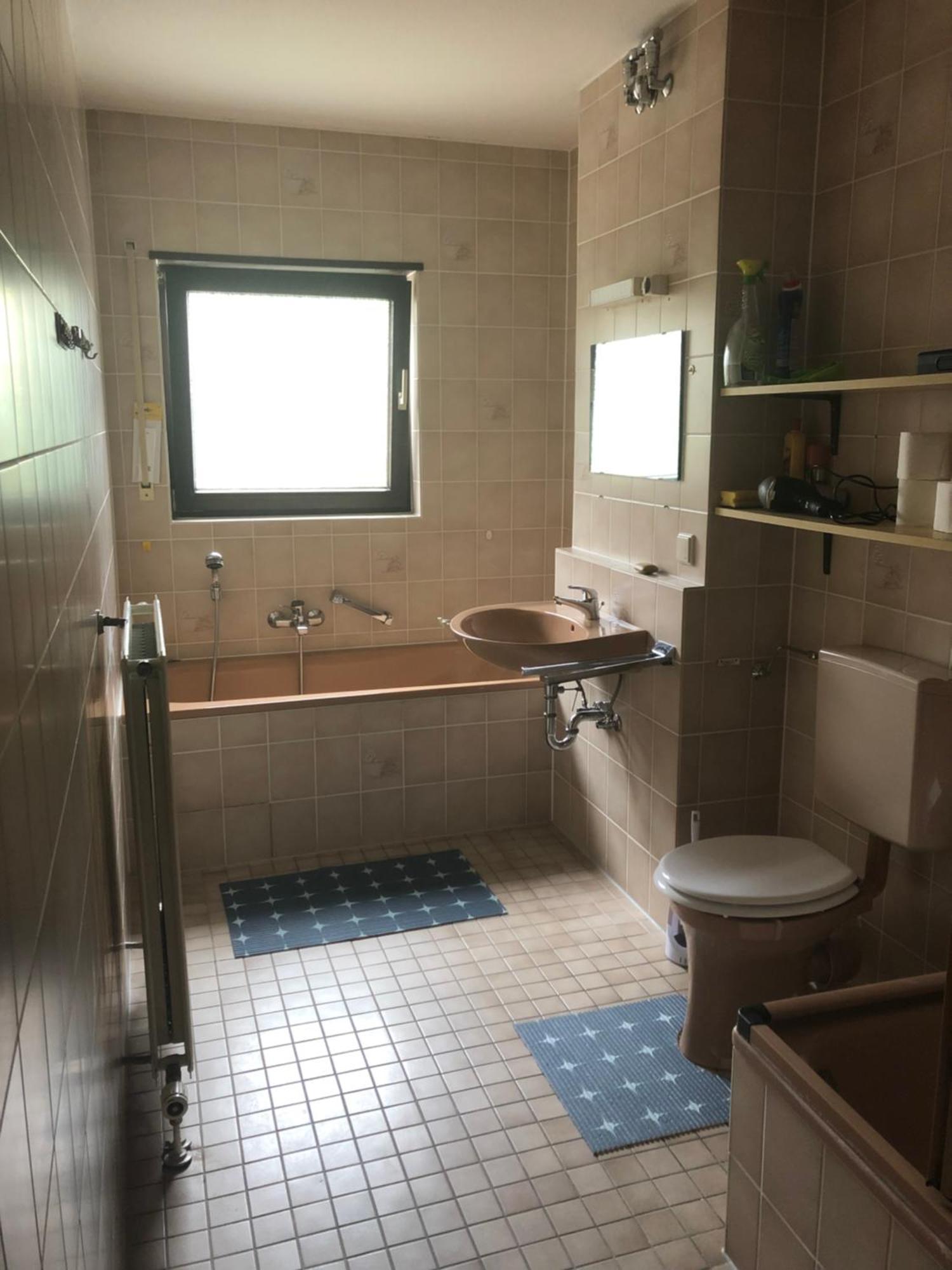 Im 1 Og In Einem Reihenhaus Mit Gemeinschaftlichen Zimmern Homestay