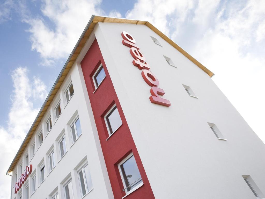Hotelo Hotel 3*